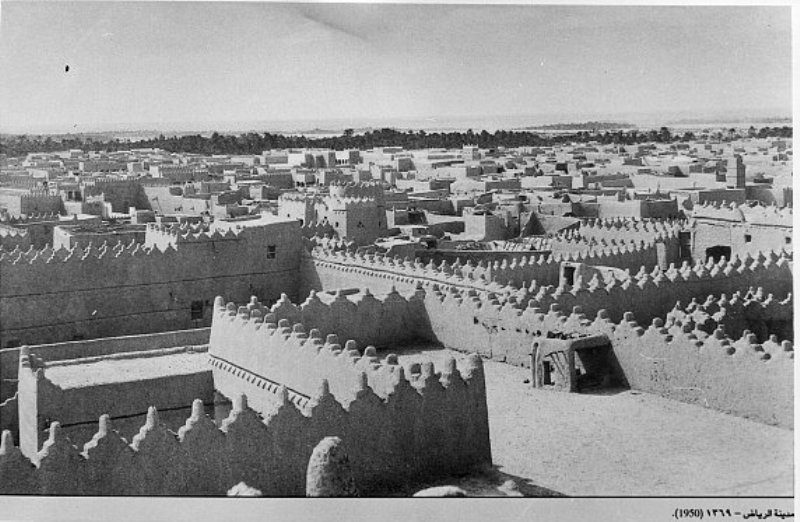 بيوت الطين القديمة في السعودية ذكريات وحنين وشعر 